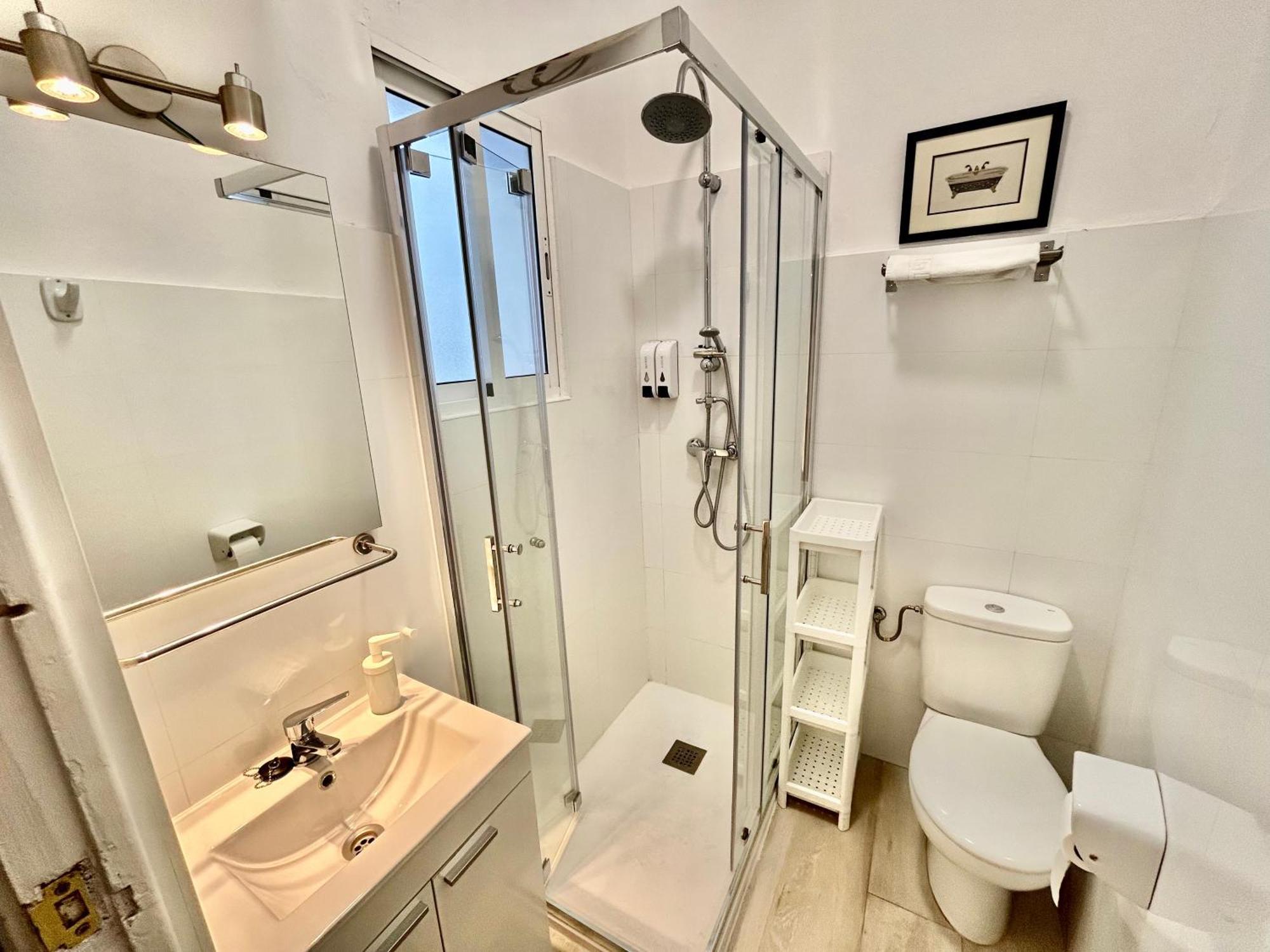 Acogedor Apt 8Pax 4Bdr 2Bth- Cozyhomesevilla2 Exteriör bild