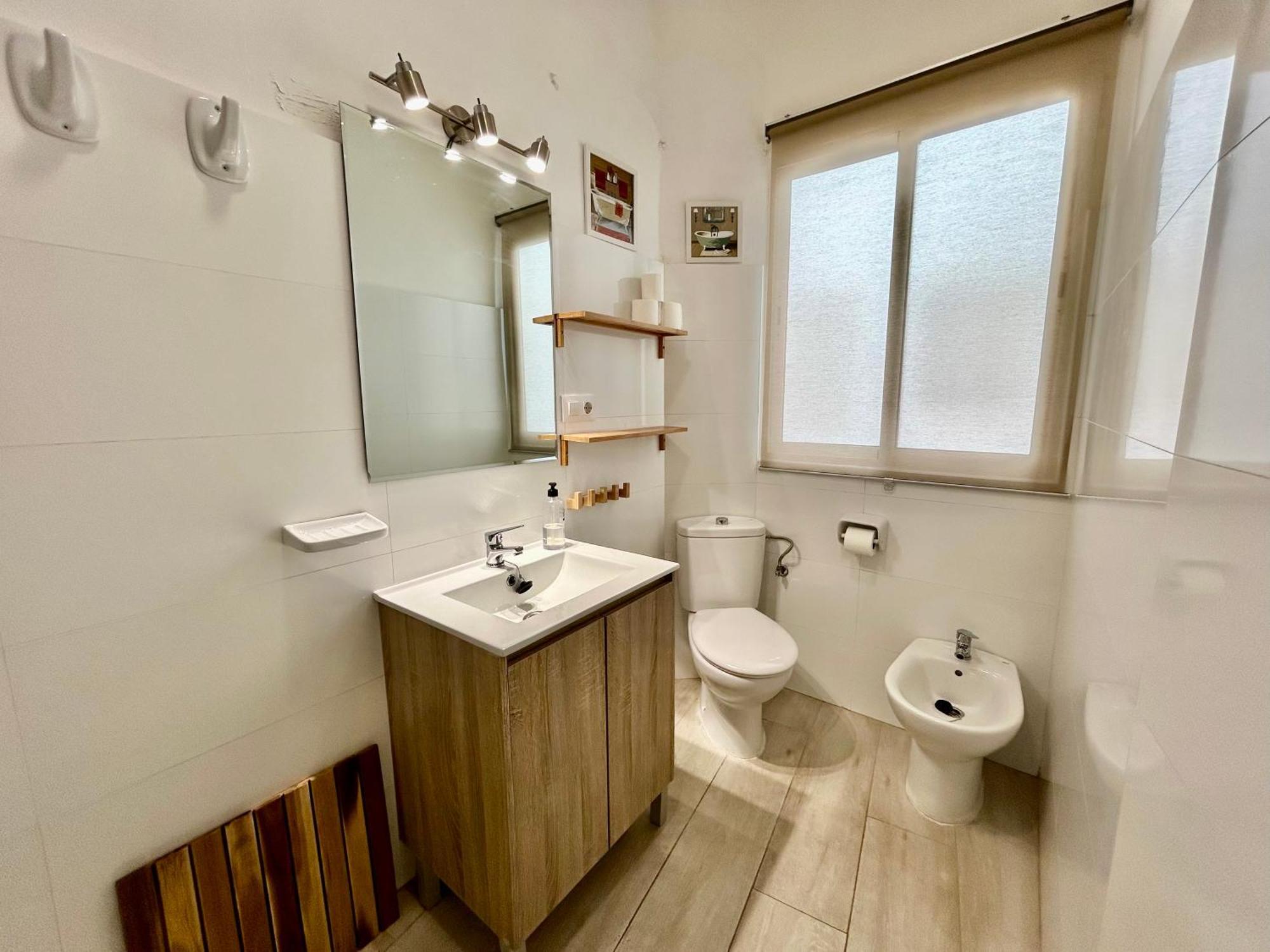 Acogedor Apt 8Pax 4Bdr 2Bth- Cozyhomesevilla2 Exteriör bild