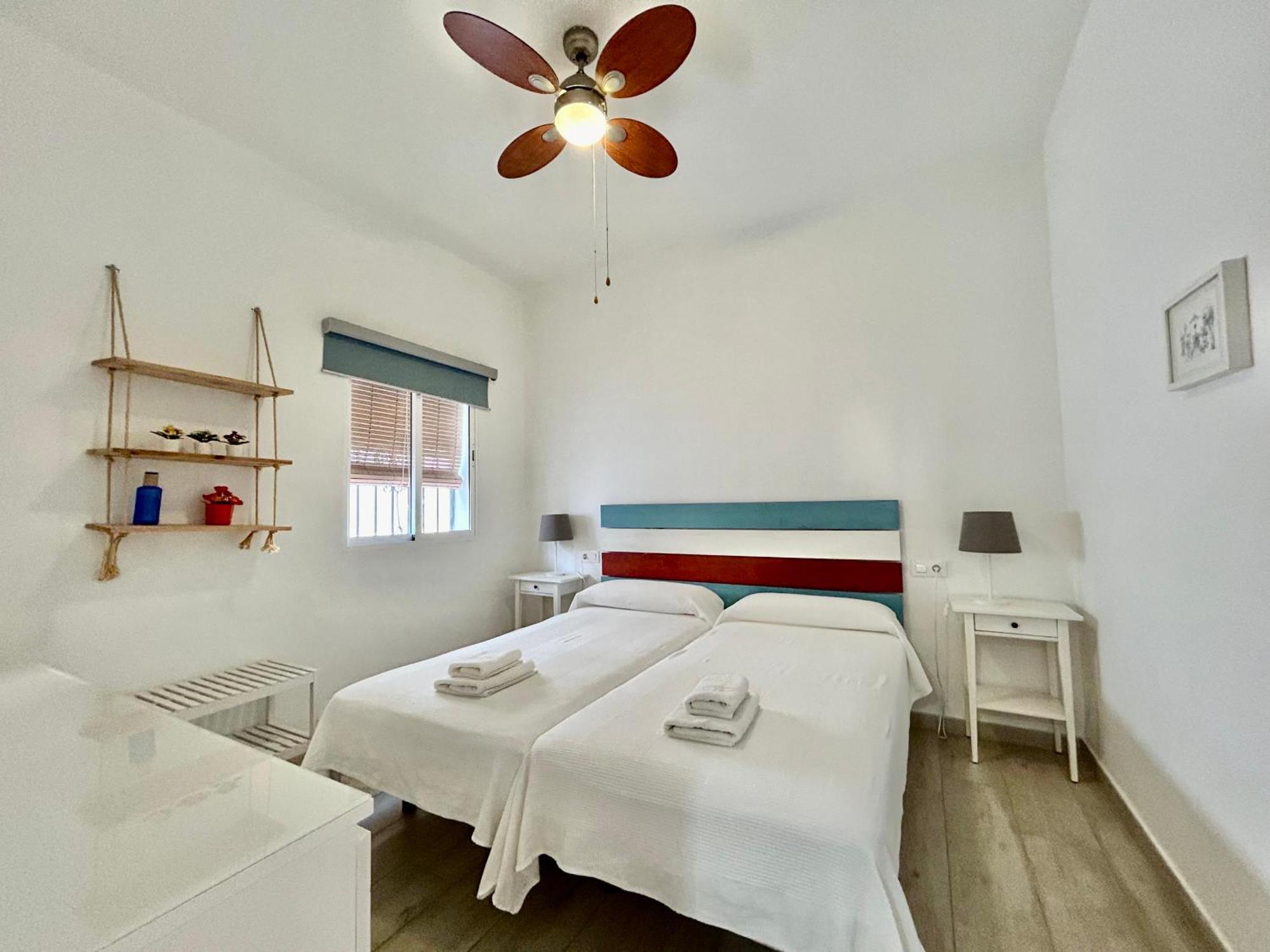 Acogedor Apt 8Pax 4Bdr 2Bth- Cozyhomesevilla2 Exteriör bild